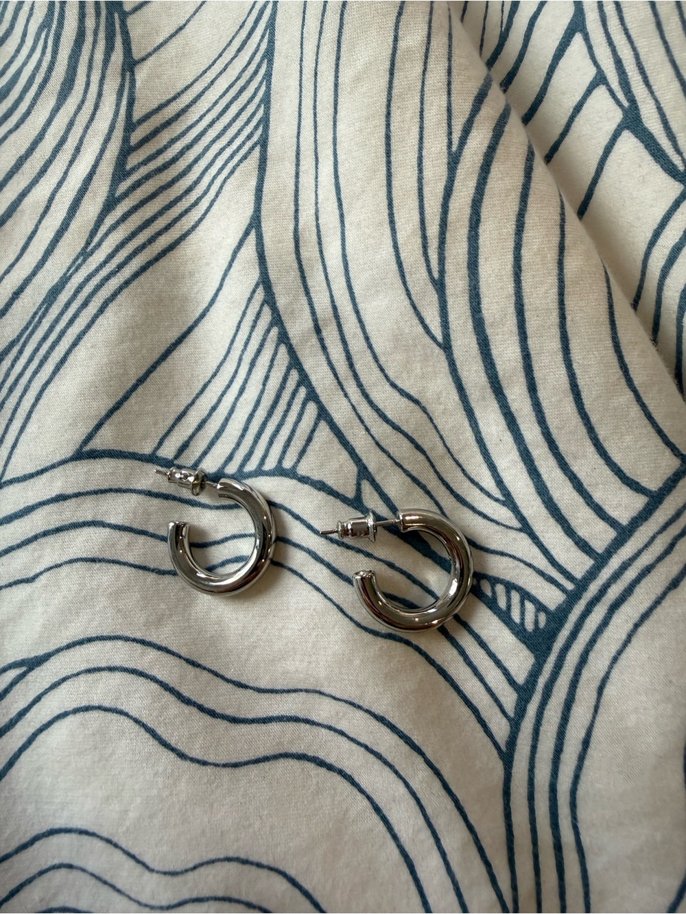 Kendra Scott Polished Silver Chunky Hoop Earrings